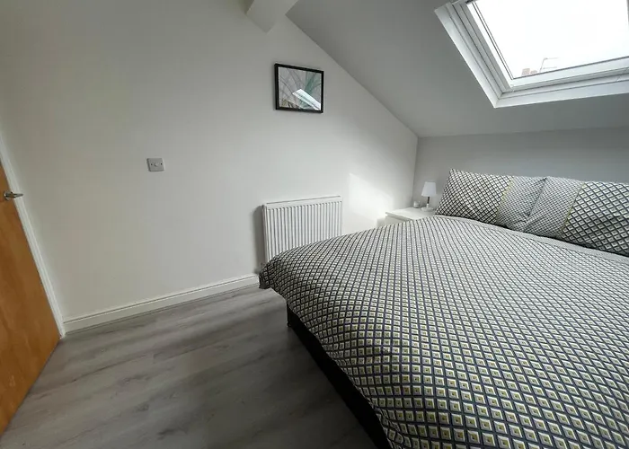 Ryan Air I Bnb - Lfc Apartments
